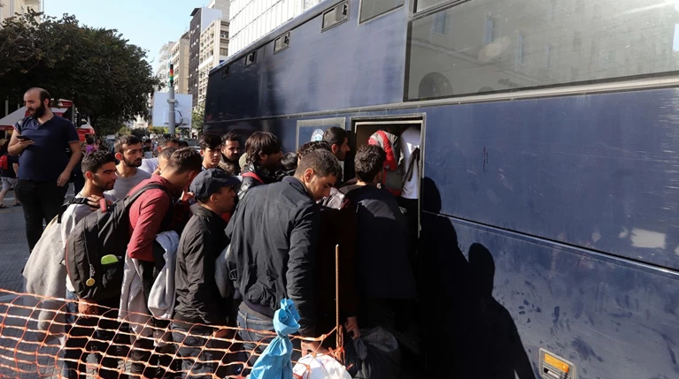 Ολοκληρώθηκε η μεταφορά των μεταναστών από την Αριστοτέλους
