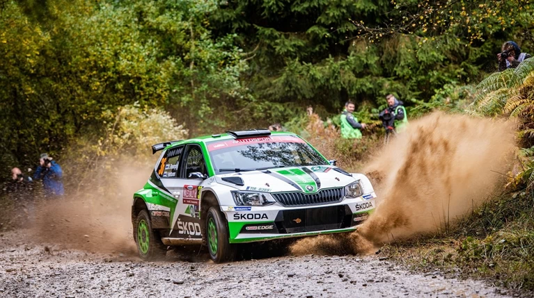Η SKODA Fabia R5 πρώτη στην WRC 2 και στα δάση της Ουαλίας