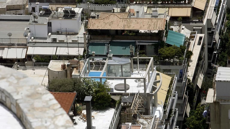 ΑΑΔΕ: Αύξηση 40% στα έσοδα από τις μεταβιβάσεις ακινήτων
