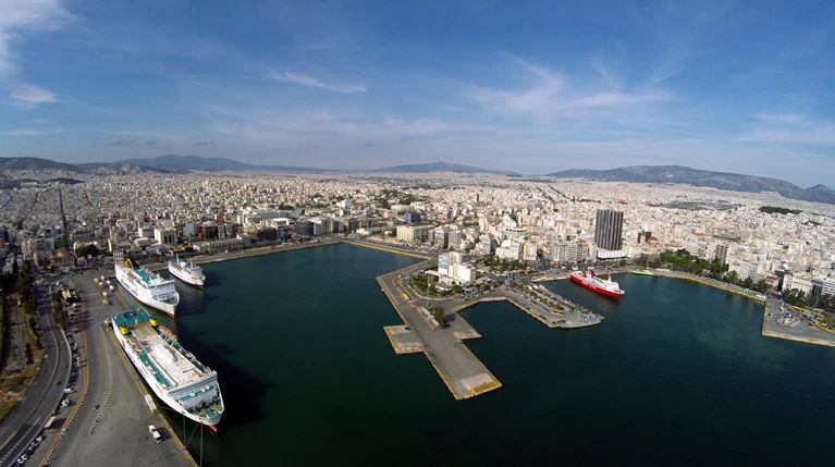 Bloomberg:Το λιμάνι του Πειραιά θα γίνει το Νο1 λιμάνι σε Μεσόγειο & Ευρώπη