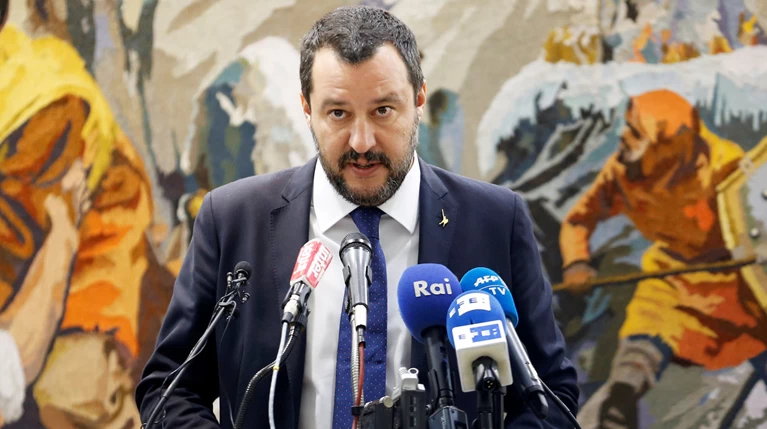 Δεν θα γίνουν υποχρεωτικές μετακινήσεις προσφύγων στο Ριάτσε, στην Ιταλία