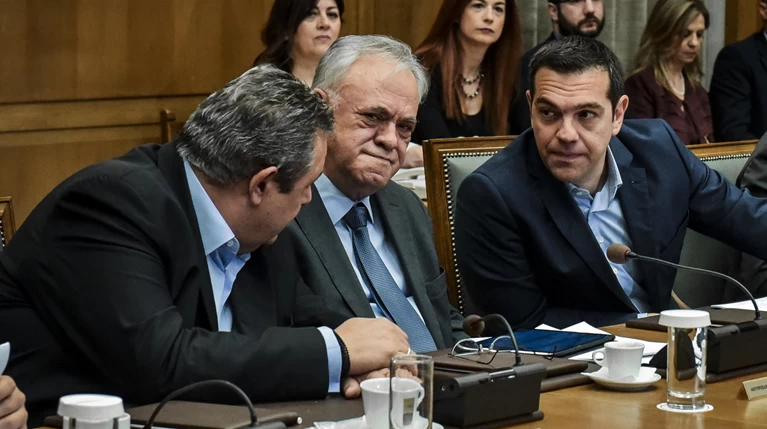 Καμμένος σε Τσίπρα: "Δεν θα συμπλεύσω με τη ΝΔ" - Οι διάλογοι στο υπουργικό