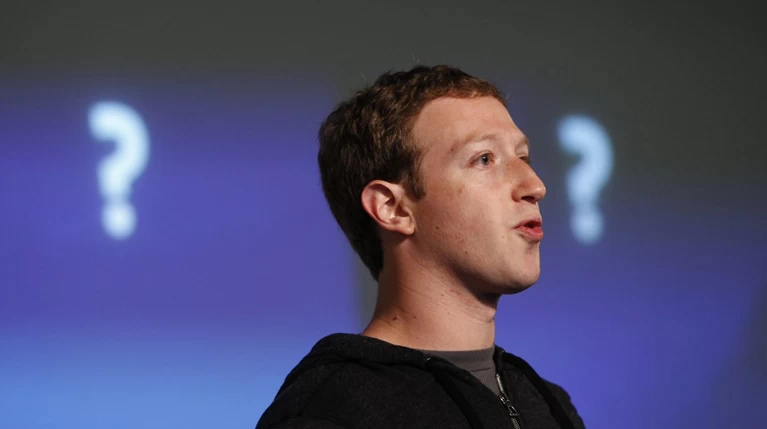 Μέτοχοι του Facebook θέλουν να διώξουν τον Ζούκερμπεργκ