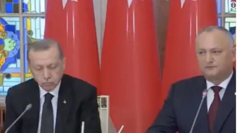 Ο Ερντογάν παραδόθηκε στην... αγκαλιά του Μορφέα
