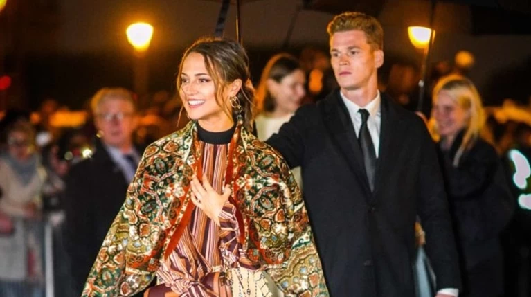 Αλίσια Βικάντερ: Το νέο fashion icon με την σπάνια vintage ομορφιά