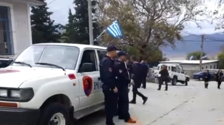 Μητέρα Κατσίφα: Είδα πάνοπλους αστυνομικούς να εισβάλουν στο σπίτι