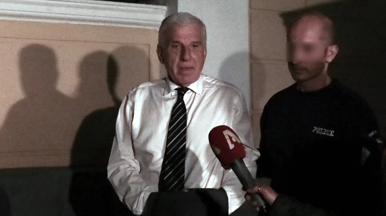 Γαλλικές πηγές: “Αν καταθέσει ο Ζοσεράν θα μπλέξουν πολλοί''