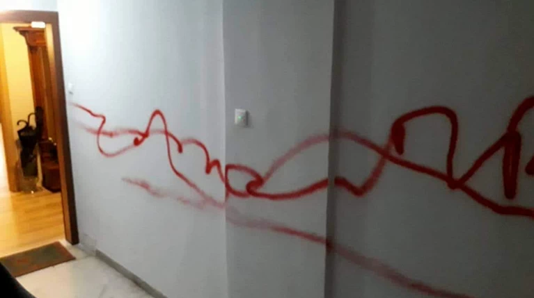 Έρευνες της ΕΛΑΣ για το βανδαλισμό στο σπίτι του Μπουτάρη
