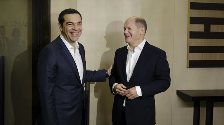 Συνάντηση Τσίπρα - Σολτς στο Βερολίνο με το βλέμμα στις συντάξεις