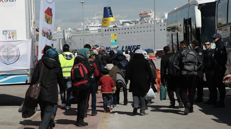 Στον Πειραιά 349 πρόσφυγες και μετανάστες από Λέσβο, Κω, Σάμο