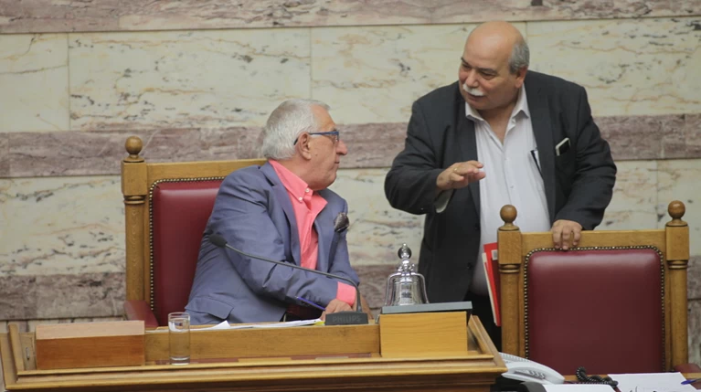 Υπόθεση Κατσίφα: Αποστάσεις Βούτση από Κακλαμάνη για την ενός λεπτού σιγή