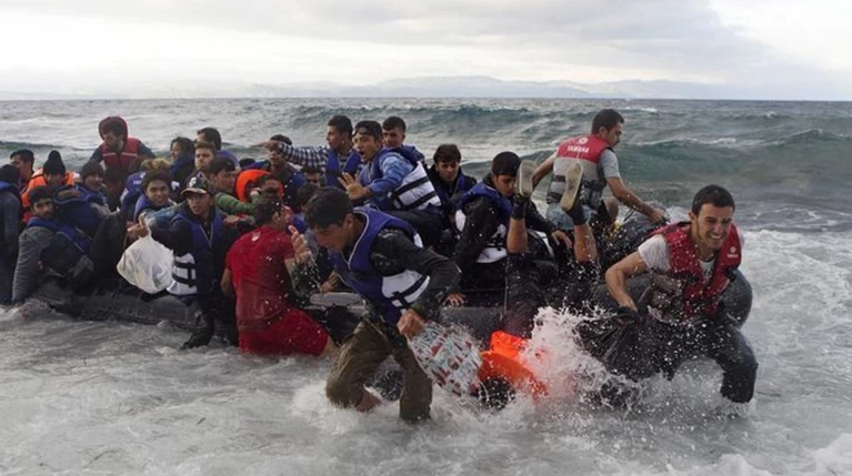 ΔΟΜ: Πάνω από 102.600 αφίξεις μέσω θαλάσσης στην Ευρώπη & 2.043 θάνατοι