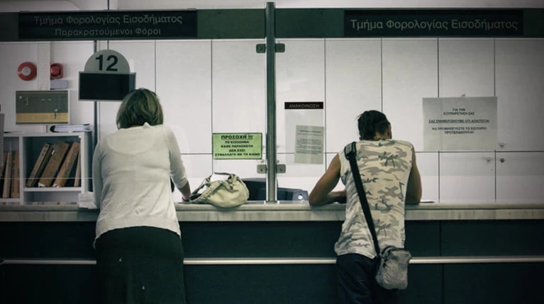 Ρεκόρ: Μισό εκατομμύριο νέοι οφειλέτες στο δημόσιο σε 3 μήνες