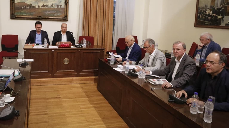 Βουλή: Παράταση εργασιών της Εξεταστικής για το φάρμακο