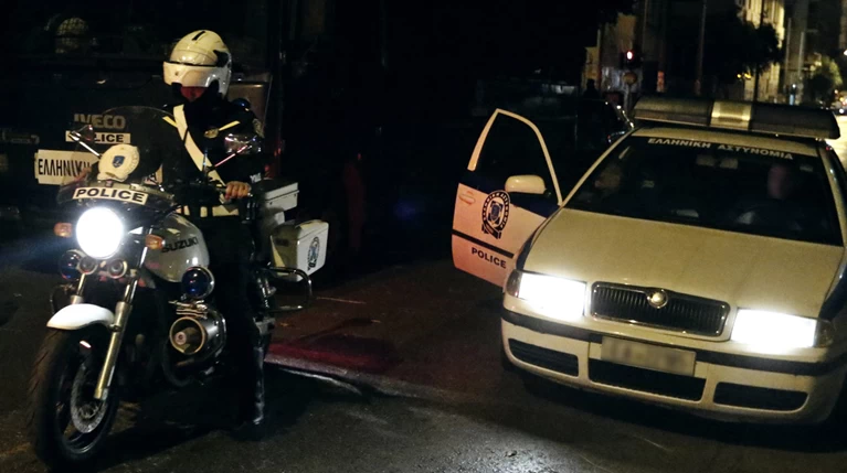 Ληστεία με πυροβολισμούς σε κατάστημα στη Μεταμόρφωση