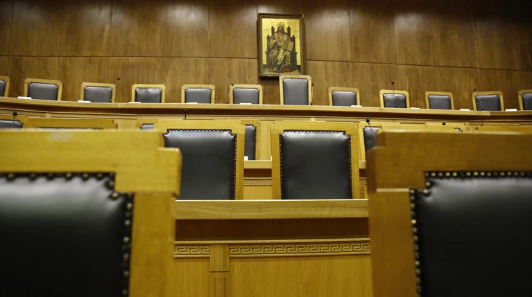 Ένωση Δικαστών για καθαρίστρια: Προφανής αναντιστοιχία αδικήματος & ποινής