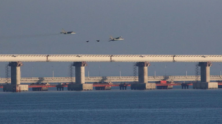 Η Ουκρανία κατηγορεί τη Ρωσία ότι άνοιξε πυρ εναντίον ουκρανικών πλοίων
