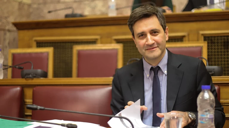 Χουλιαράκης: "Ο προϋπολογισμός αλλάζει σταδιακά το δημοσιονομικό μείγμα"