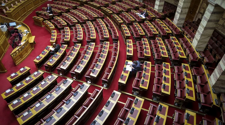 Άμεσα στη Βουλή το νομοσχέδιο για τη μη περικοπή των συντάξεων