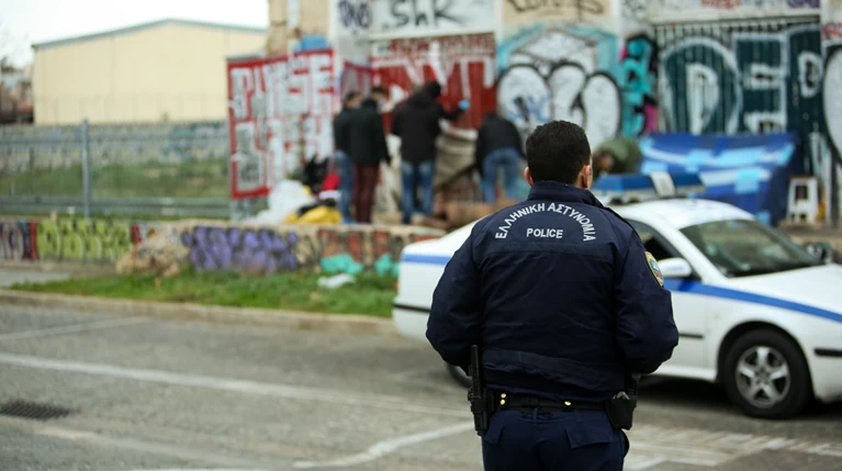 Αγγλος άστεγος ο νεκρός στον σταθμό του ΗΣΑΠ στο Θησείο (φωτο)