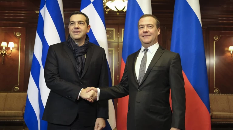 Σε εξέλιξη συνάντηση Τσίπρα - Μεντβέντεφ στην Μόσχα