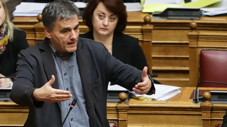 Τσακαλώτος για "πάγωμα" μείωσης αφορολογητου: Συνιστώ υπομονή