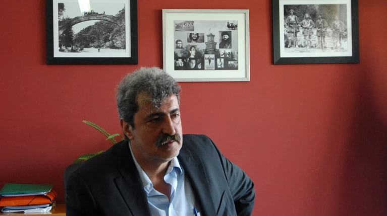 Πολάκης για εξαγγελίες Μακρόν: Δεν φτάνουν τα 100 ευρώ