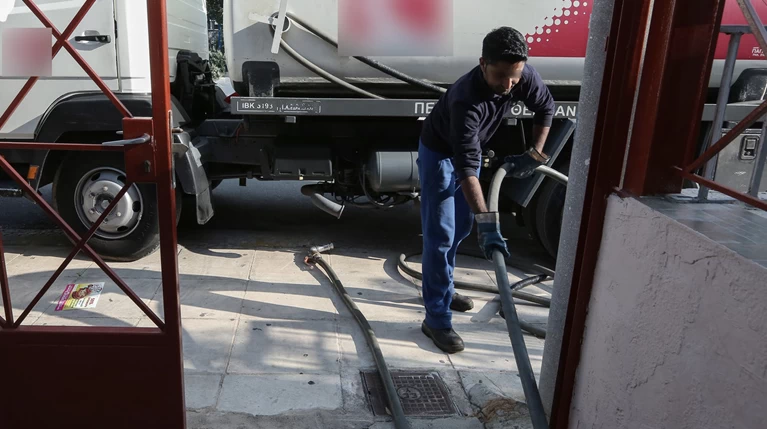 Πέφτει η τιμή του πετρελαίου θέρμανσης - τι αλλάζει στο επίδομα