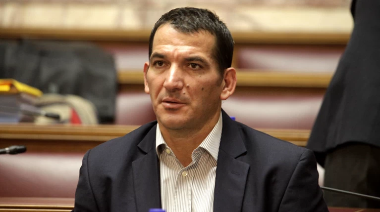 Μύδροι Πύρρου Δήμα κατά της αλβανικής κυβέρνησης