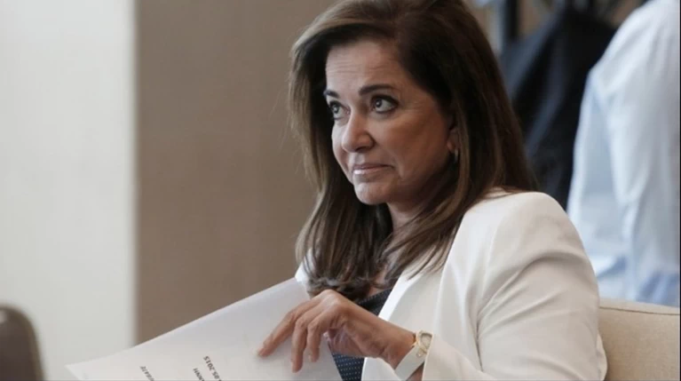 Η Ντ.Μπακογιάννη κρούει τον κώδωνα του κινδύνου για την ελληνική ζυθοποιία