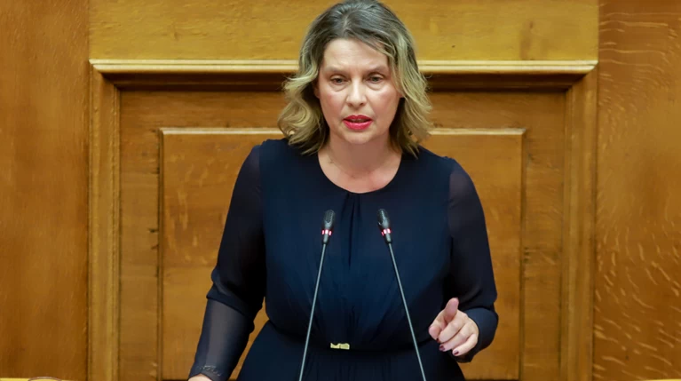 Συστάσεις Παπακώστα σε όσους σχολιάζουν τη συμμετοχή της στην κυβέρνηση