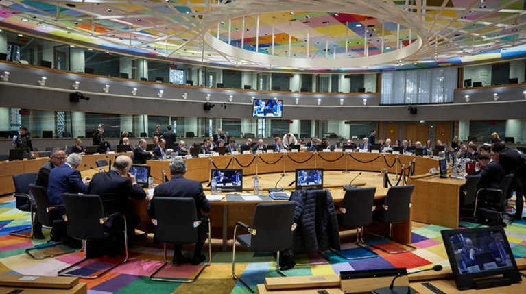 DW: Λιγότερη λιτότητα, περισσότερη αλληλεγγύη;