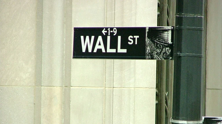 Με σημαντική πτώση έκλεισε η Wall Street