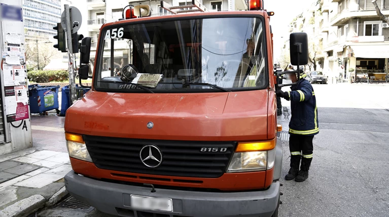Πυρκαγιά σε σχολικό λεωφορείο στη Θεσσαλονίκη-Δεν κινδύνεψαν μαθητές
