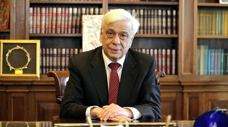 Συμφωνία Πρεσπών και ελληνοτουρκικά στο μήνυμα Παυλόπουλου ενόψει εορτών