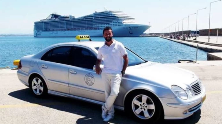 Ο ταξιτζής που έσωσε τουρίστρια με αναπηρία από πνιγμό
