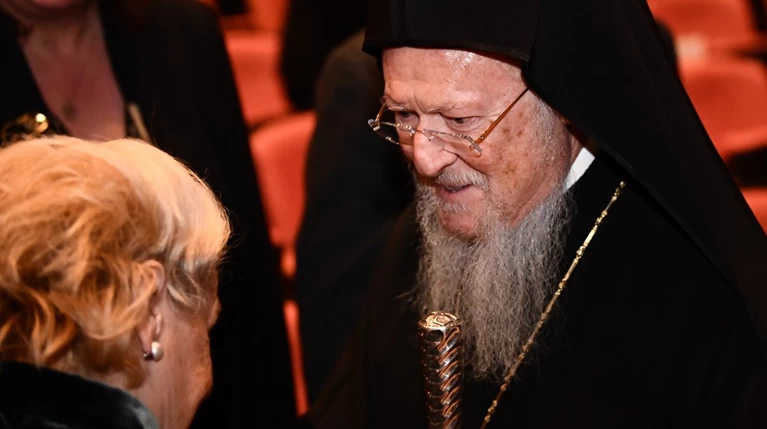 Οικουμενικός Πατριάρχης: Το 2019 να νικήσει η αγάπη την αδιαφορία