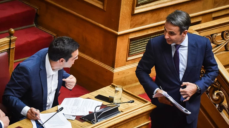 Φωτιά στο πολιτικό σκηνικό με βαριές κουβέντες και καταγγελίες