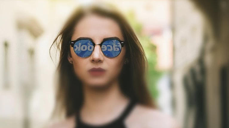 Social media και κίνδυνος κατάθλιψης: Τι αναφέρει νέα έρευνα