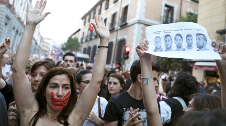 Ισπανία: Νέα υπόθεση ομαδικού βιασμού συγκλονίζει τη χώρα