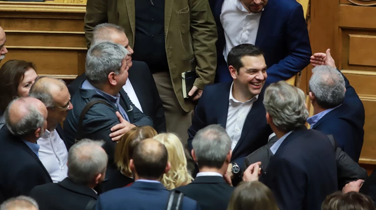 Πρόσκληση Τσίπρα στην κεντροαριστερά για προοδευτικό μέτωπο