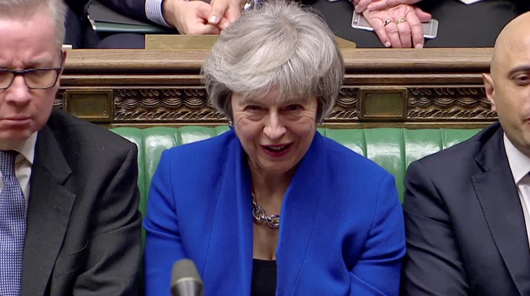 Brexit: Νίκη με οριακή διαφορά για την Τερέζα Μέι