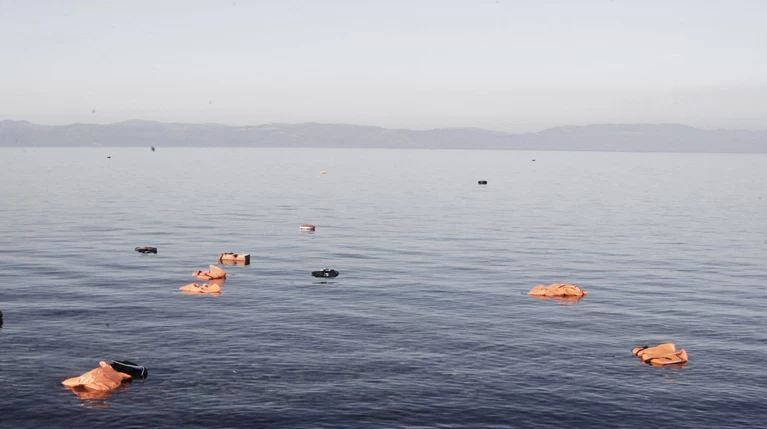 Προσφυγόπουλο πνίγηκε στη Μεσόγειο - Είχε μαζί τον σχολικό έλεγχό του
