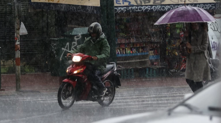 Βροχές και νεφώσεις σε όλη τη χώρα το Σάββατο