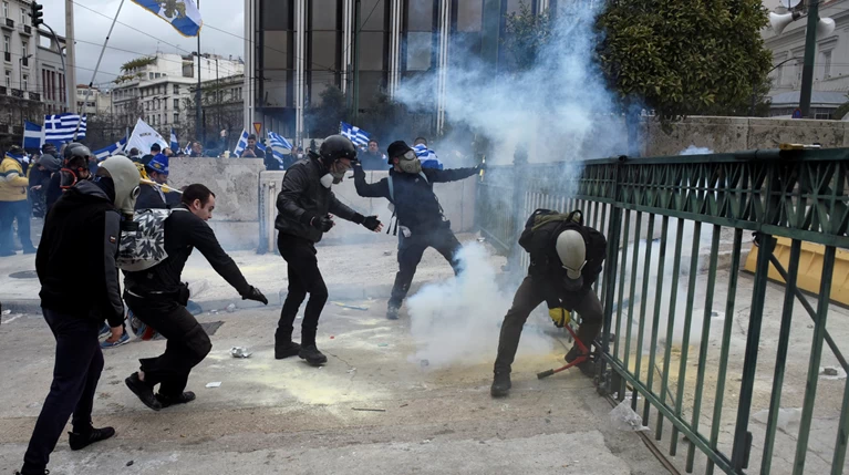 Πηγές ΓΑΔΑ: Από ακροδεξιούς τα επεισόδια στο συλλαλητήριο