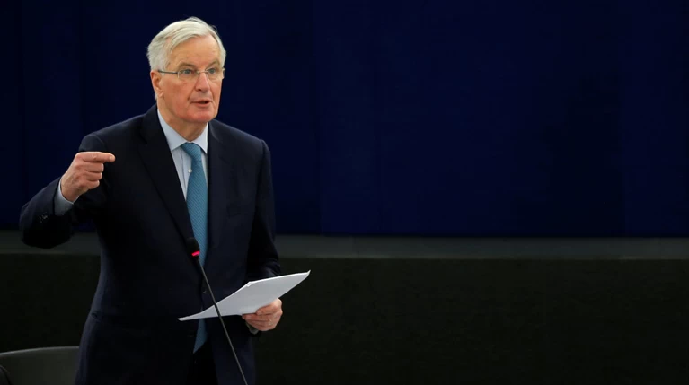 Ο Μπαρνιέ βάζει «πάγο» στην Μέι για το backstop