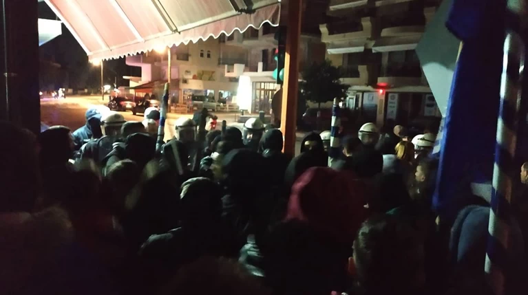 Επεισόδια σε σπίτι βουλευτή του ΣΥΡΙΖΑ - Δύο αστυνομικοί τραυματίες