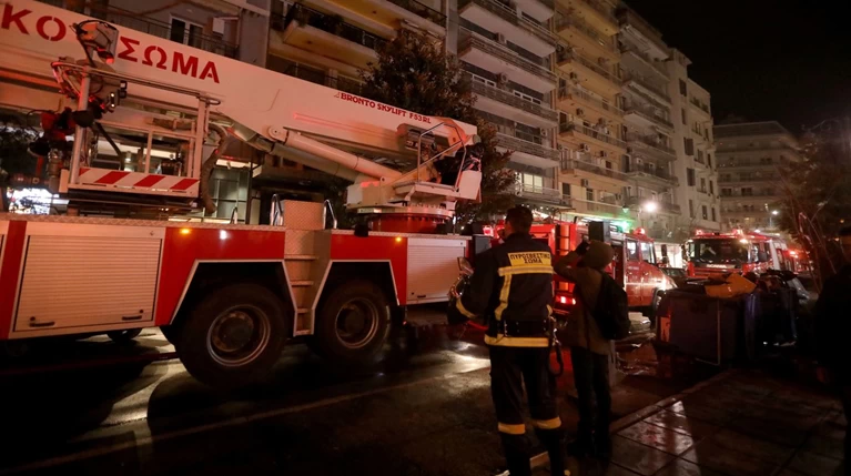 Ξέσπασε φωτιά σε διαμέρισμα στην Κυψέλη