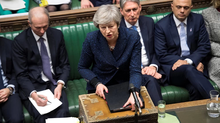 Η τακτική της Μέι για το Brexit - τι αποκαλύπτει η Sun