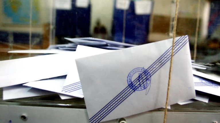 Αντιδράσεις στη φημολογούμενη ρύθμιση για την ψήφο των αποδήμων